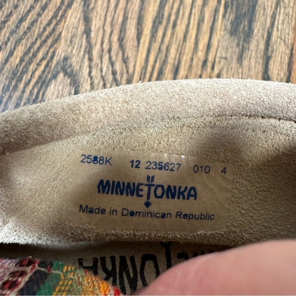 Youth Kids Minnetonka Frisco Suede Fringe Moccasin Ankle Boots size 12 - Picture 5 of 7